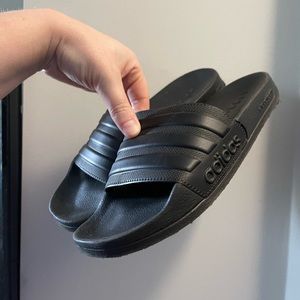 ADIDAS SLIDES